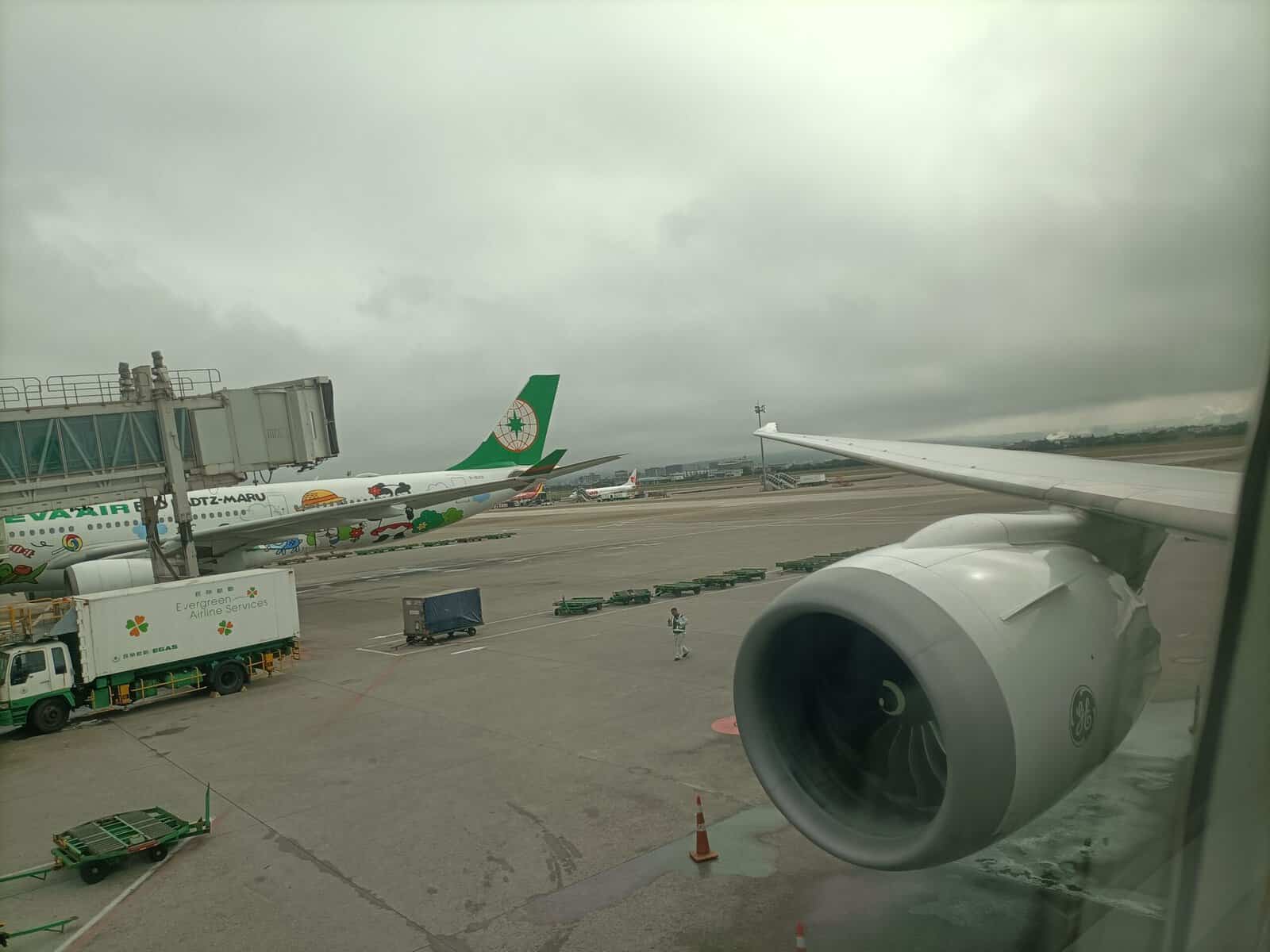 Review EVA Air